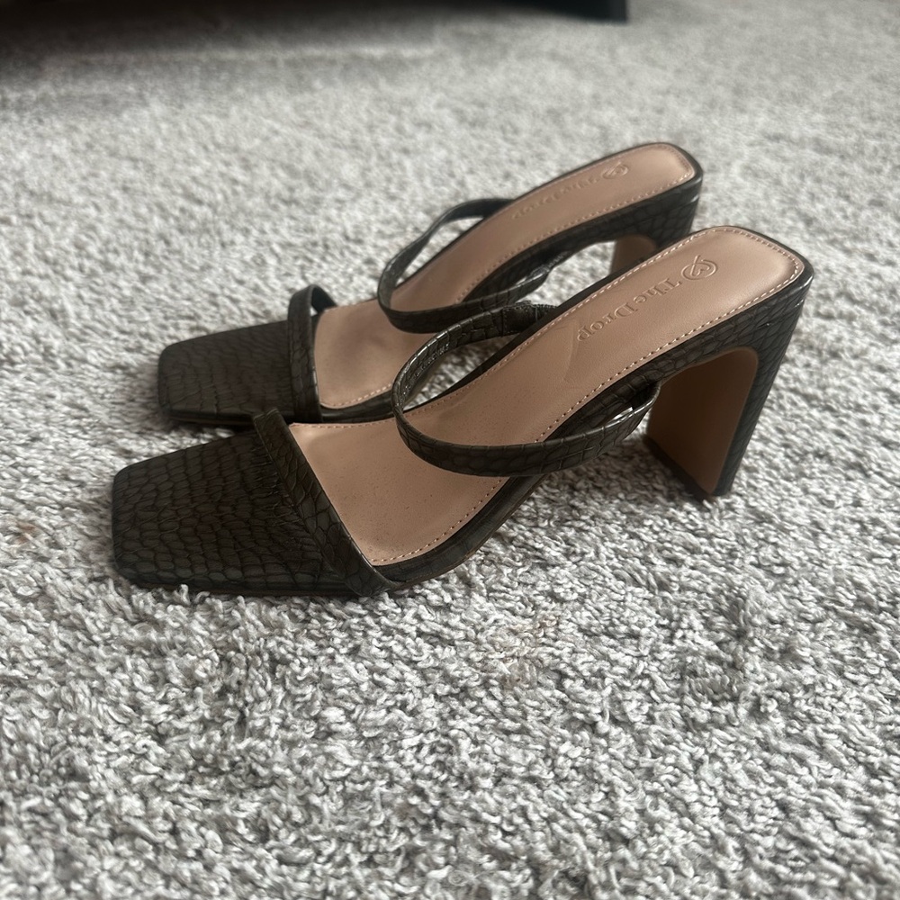 NWOT: The Drop green snakeskin-style heels - Picture 3 of 4